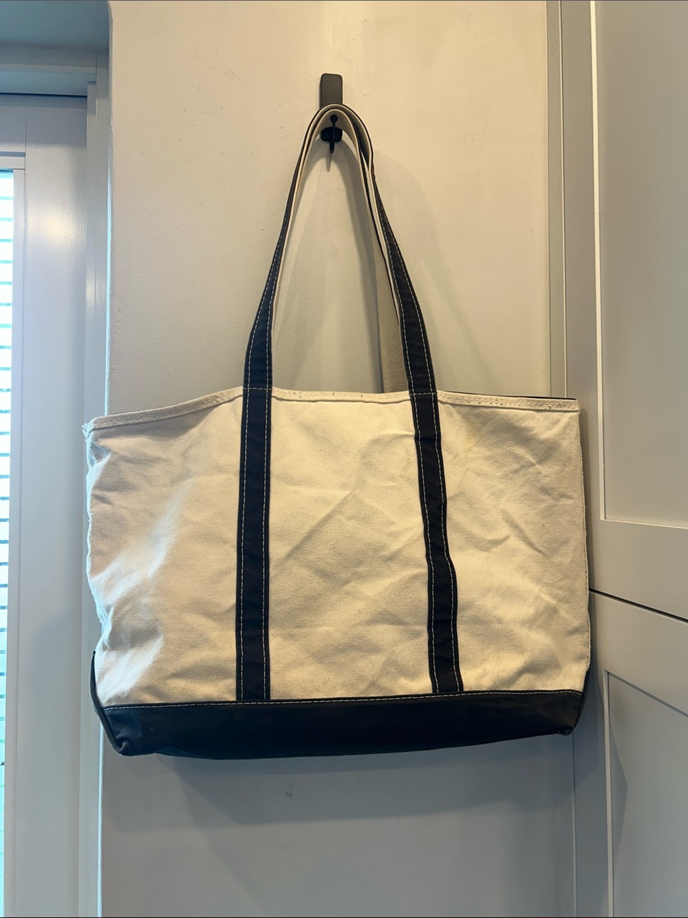 LL Bean Large Zip Top Boat Tote with black trim - Picture 2 of 10